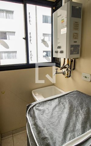 Apartamento para alugar com 58m², 2 quartos e 1 vaga Apartamento para alugar com 58m², 2 quartos e 1 vagaÁrea de ser iço - detalhe aquecedor a gás, máquina de lavar