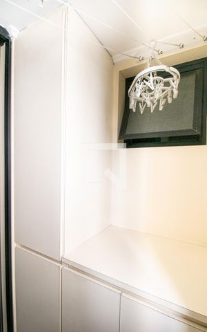 Apartamento para alugar com 58m², 2 quartos e 1 vaga Apartamento para alugar com 58m², 2 quartos e 1 vagaÁrea de serviço - detalhe varal