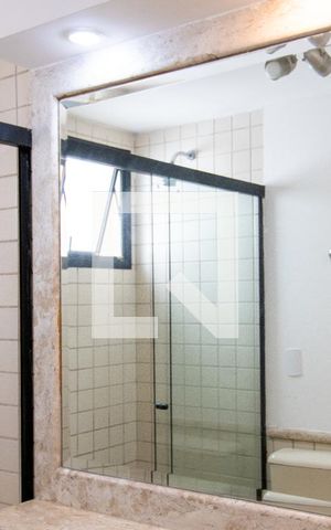 Apartamento para alugar com 58m², 2 quartos e 1 vaga Apartamento para alugar com 58m², 2 quartos e 1 vagaBanheiro - detalhe box e espelho
