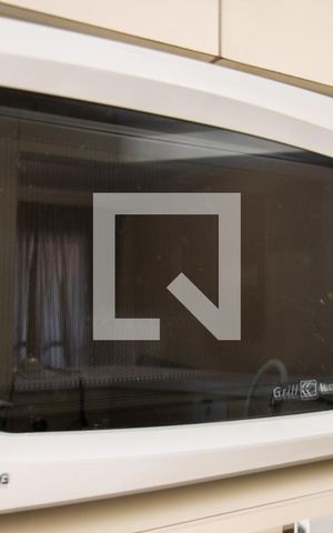 Apartamento para alugar com 58m², 2 quartos e 1 vaga Apartamento para alugar com 58m², 2 quartos e 1 vagaCozinha- detalhe bancada microondas