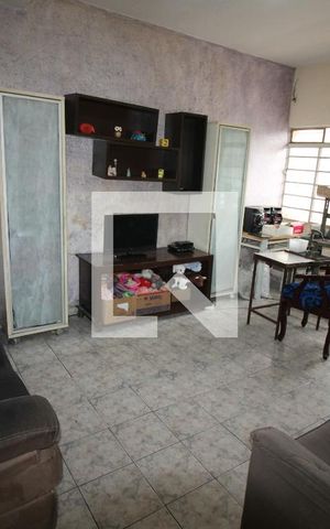 Casa à venda com 122m², 2 quartos e 2 vagasSala