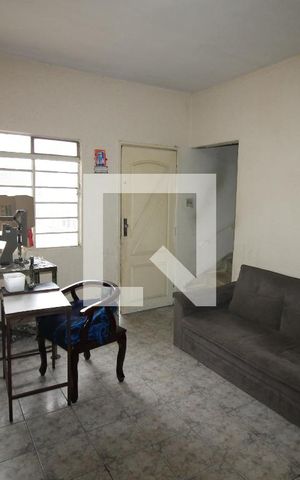 Casa à venda com 122m², 2 quartos e 2 vagasSala