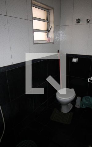 Casa à venda com 122m², 2 quartos e 2 vagasBanheiro