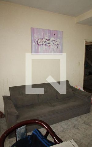 Casa à venda com 122m², 2 quartos e 2 vagasSala