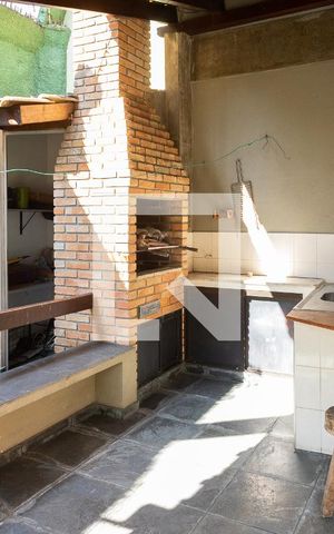 Casa para alugar com 320m², 4 quartos e 4 vagas Casa para alugar com 320m², 4 quartos e 4 vagasÁrea Churrasqueira