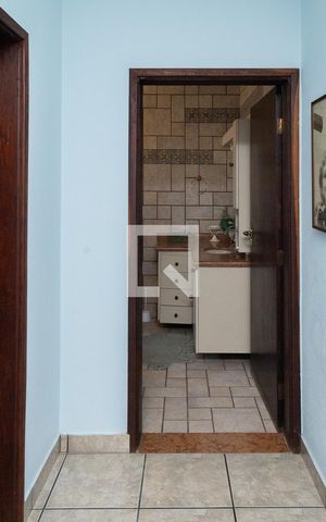Casa para alugar com 320m², 4 quartos e 4 vagas Casa para alugar com 320m², 4 quartos e 4 vagasSuíte