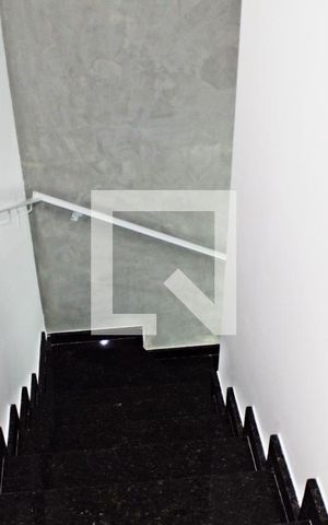 Casa à venda com 120m², 2 quartos e 3 vagasescadas