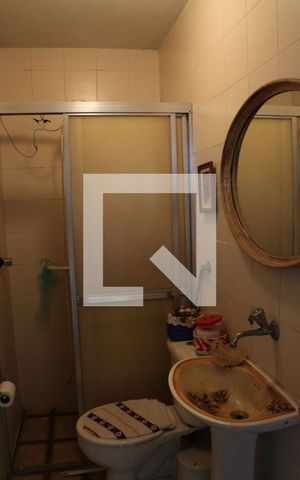Casa à venda com 230m², 2 quartos e 2 vagasBanheiro 3