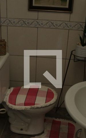 Casa à venda com 230m², 2 quartos e 2 vagasBanheiro 2