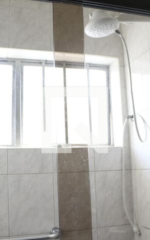 Casa à venda com 230m², 2 quartos e 2 vagasBanheiro 1
