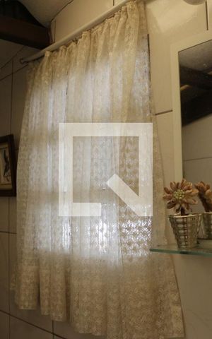 Casa à venda com 230m², 2 quartos e 2 vagasBanheiro 2