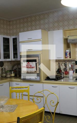 Casa à venda com 230m², 2 quartos e 2 vagasCozinha
