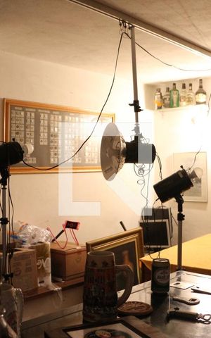Casa à venda com 230m², 2 quartos e 2 vagasSalão 1