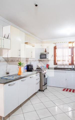 Casa à venda com 305m², 3 quartos e 5 vagas Casa à venda com 305m², 3 quartos e 5 vagasCozinha