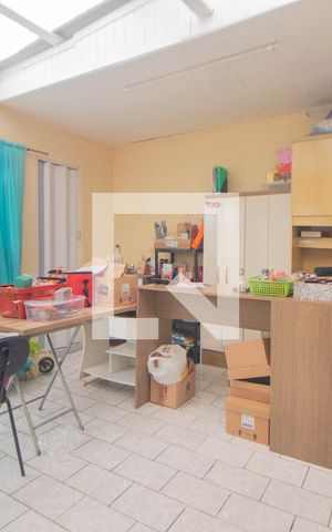 Casa à venda com 164m², 2 quartos e 4 vagas Casa à venda com 164m², 2 quartos e 4 vagasSuíte