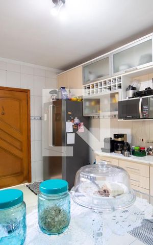 Casa à venda com 300m², 4 quartos e 4 vagas Casa à venda com 300m², 4 quartos e 4 vagasCozinha
