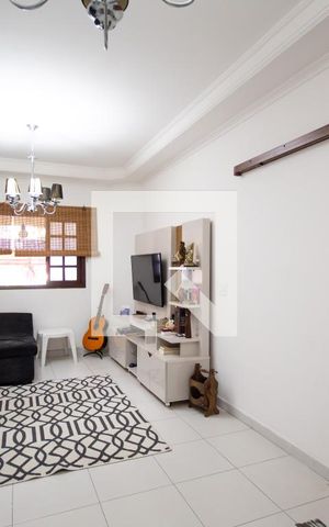 Casa à venda com 300m², 4 quartos e 4 vagas Casa à venda com 300m², 4 quartos e 4 vagasSala