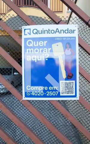 Casa à venda com 300m², 4 quartos e 4 vagas Casa à venda com 300m², 4 quartos e 4 vagasPlaca