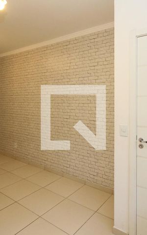 Casa de condomínio à venda com 40m², 2 quartos e sem vaga Casa de condomínio à venda com 40m², 2 quartos e sem vagaSala