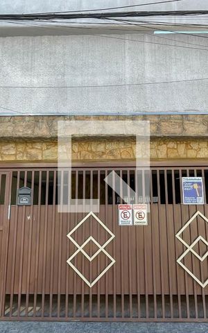 Casa à venda com 110m², 3 quartos e 2 vagas Casa à venda com 110m², 3 quartos e 2 vagasFachada