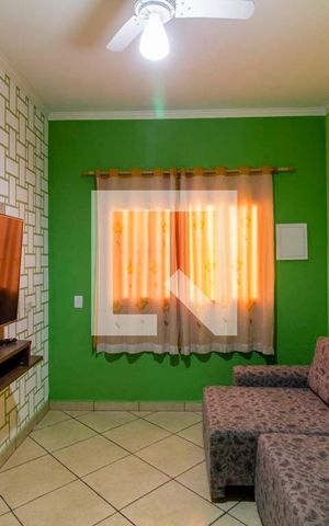 Casa à venda com 200m², 3 quartos e 1 vaga Casa à venda com 200m², 3 quartos e 1 vagaCasa - Sala