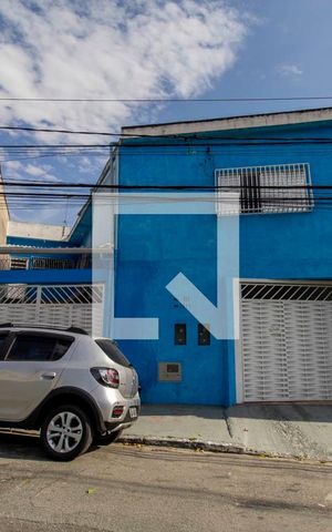 Casa à venda com 200m², 3 quartos e 1 vaga Casa à venda com 200m², 3 quartos e 1 vagaFachada