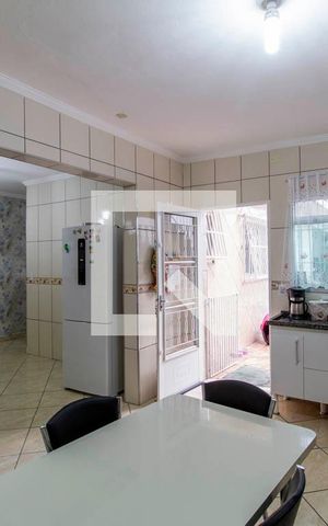 Casa à venda com 200m², 3 quartos e 1 vaga Casa à venda com 200m², 3 quartos e 1 vagaCozinha