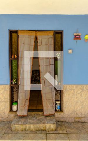 Casa para alugar com 260m², 2 quartos e 4 vagasFachada