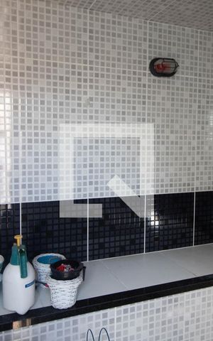 Casa à venda com 180m², 3 quartos e 2 vagas Casa à venda com 180m², 3 quartos e 2 vagasSaúna