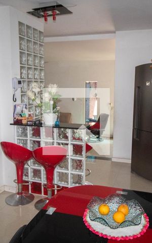 Casa à venda com 180m², 3 quartos e 2 vagas Casa à venda com 180m², 3 quartos e 2 vagasCopa