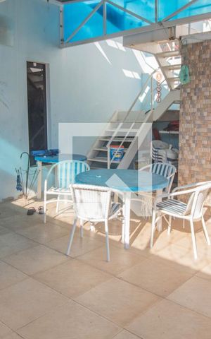 Casa à venda com 180m², 3 quartos e 2 vagas Casa à venda com 180m², 3 quartos e 2 vagasÁrea de Lazer