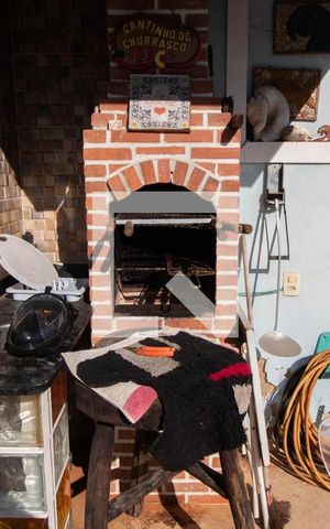 Casa à venda com 180m², 3 quartos e 2 vagas Casa à venda com 180m², 3 quartos e 2 vagasChurrasqueira 2