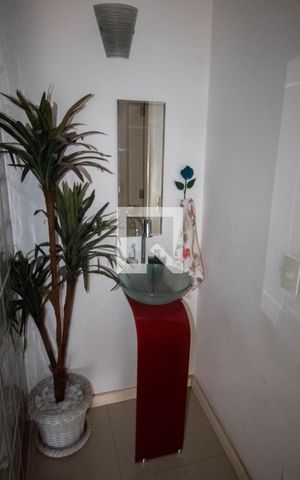 Casa à venda com 180m², 3 quartos e 2 vagas Casa à venda com 180m², 3 quartos e 2 vagasCopa