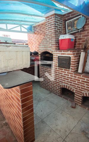 Casa à venda com 180m², 3 quartos e 2 vagas Casa à venda com 180m², 3 quartos e 2 vagasChurrasqueira 1