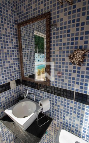 Casa à venda com 180m², 3 quartos e 2 vagas Casa à venda com 180m², 3 quartos e 2 vagasLavabo