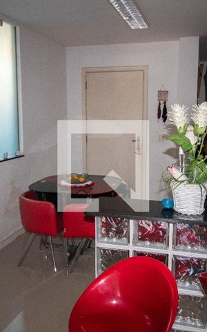 Casa à venda com 180m², 3 quartos e 2 vagas Casa à venda com 180m², 3 quartos e 2 vagasCopa