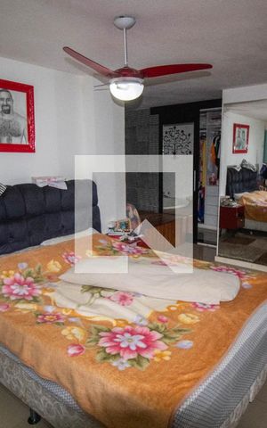 Casa à venda com 180m², 3 quartos e 2 vagas Casa à venda com 180m², 3 quartos e 2 vagasSuíte