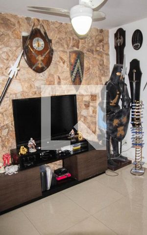 Casa à venda com 180m², 3 quartos e 2 vagas Casa à venda com 180m², 3 quartos e 2 vagasSala de Jogos