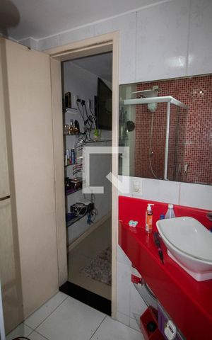 Casa à venda com 180m², 3 quartos e 2 vagas Casa à venda com 180m², 3 quartos e 2 vagasBanheiro da Suíte