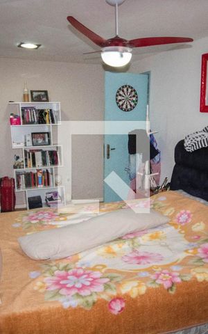 Casa à venda com 180m², 3 quartos e 2 vagas Casa à venda com 180m², 3 quartos e 2 vagasSuíte