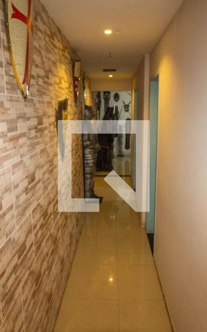 Casa à venda com 180m², 3 quartos e 2 vagas Casa à venda com 180m², 3 quartos e 2 vagasCorredor