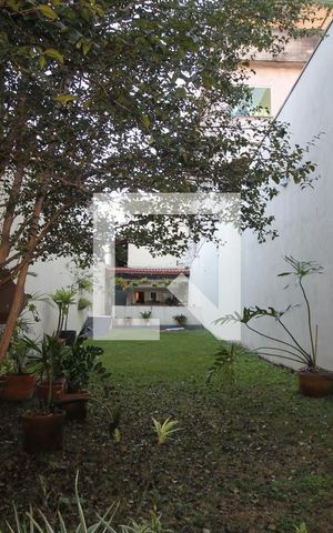 Casa à venda com 200m², 4 quartos e 2 vagasQuintal e Jardim