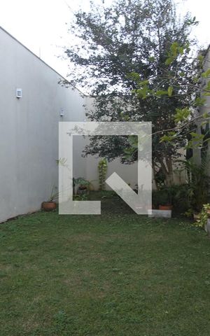 Casa à venda com 200m², 4 quartos e 2 vagasQuintal e Jardim