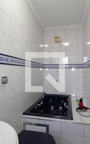 Casa à venda com 200m², 4 quartos e 2 vagasBanheiro da Suíte