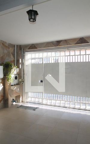 Casa à venda com 200m², 4 quartos e 2 vagasGaragem