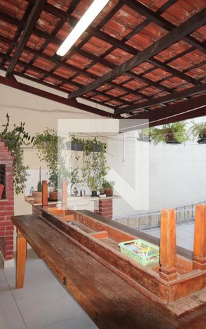 Casa à venda com 200m², 4 quartos e 2 vagasÁrea gourmet 