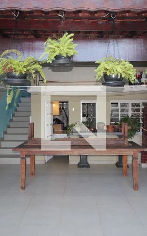 Casa à venda com 200m², 4 quartos e 2 vagasÁrea gourmet 