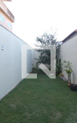Casa à venda com 200m², 4 quartos e 2 vagasQuintal e Jardim