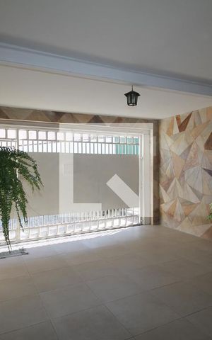 Casa à venda com 200m², 4 quartos e 2 vagasGaragem