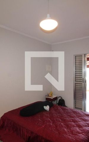 Casa à venda com 200m², 4 quartos e 2 vagasQuarto 2 - Suíte